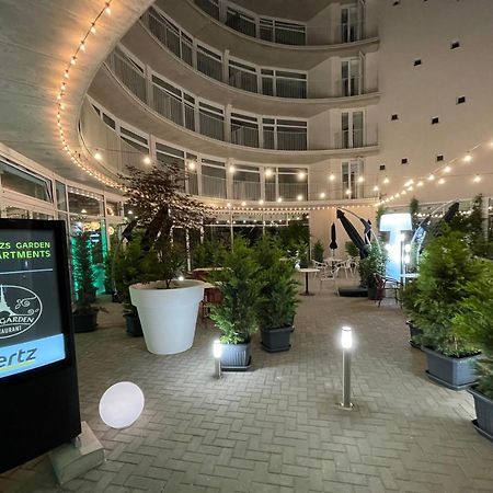 Parizs Garden Apartments Debrecen Luaran gambar