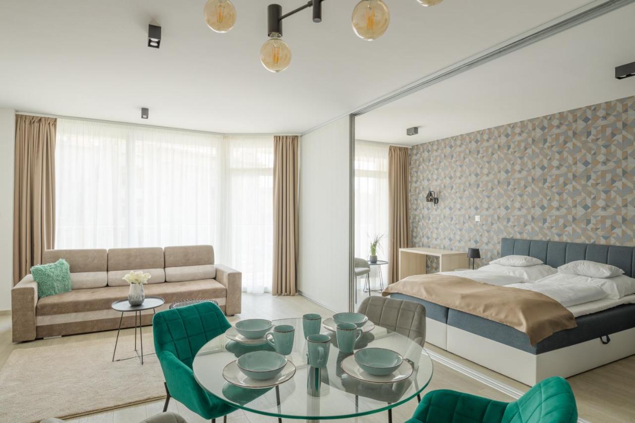Parizs Garden Apartments Debrecen Luaran gambar