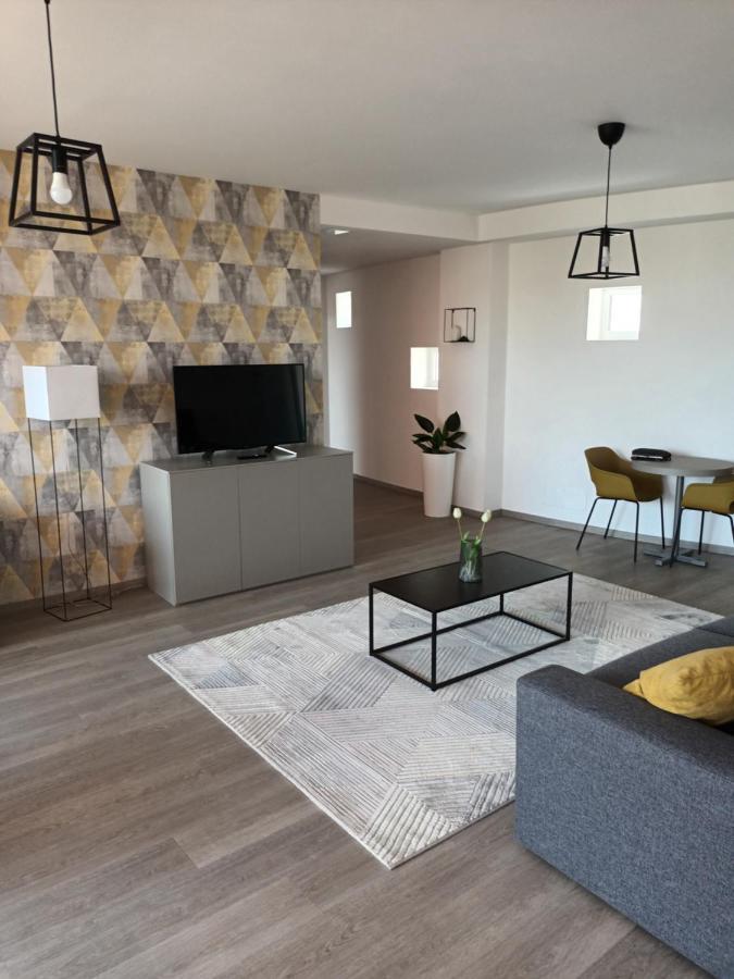 Parizs Garden Apartments Debrecen Luaran gambar
