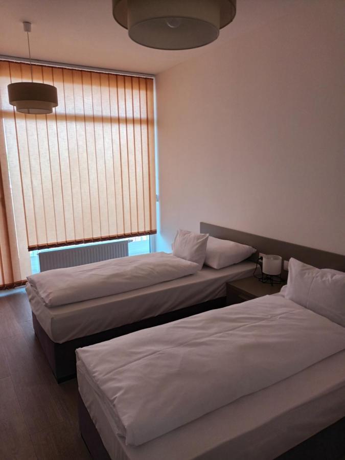 Parizs Garden Apartments Debrecen Luaran gambar