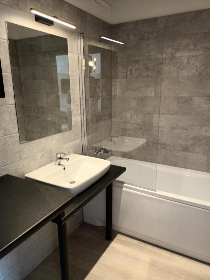 Parizs Garden Apartments Debrecen Luaran gambar